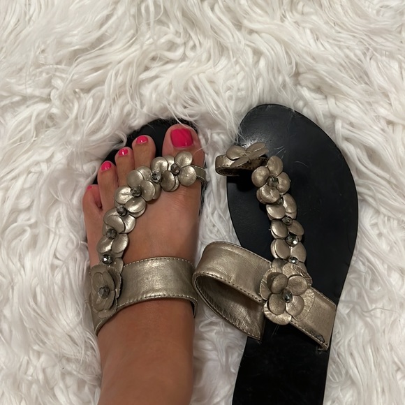 Bronze/Black Sandals - Picture 6 of 6